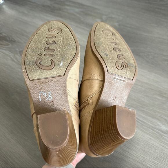 Circus by Sam Edelman Leah Beige Fringe Side Zip Stacked Heel Booties Size 7.5 - Picture 7 of 10